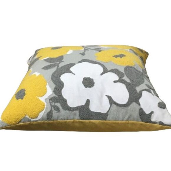 Pair (2) ENVOGUE Throw Pillows Crewel Embroidery 20x20" Feather/Down Insert - Picture 6 of 14